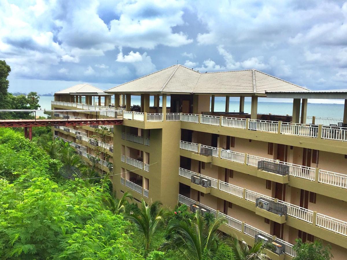 Royal Phala Cliff Beach Resort Ban Chang  Bagian luar foto
