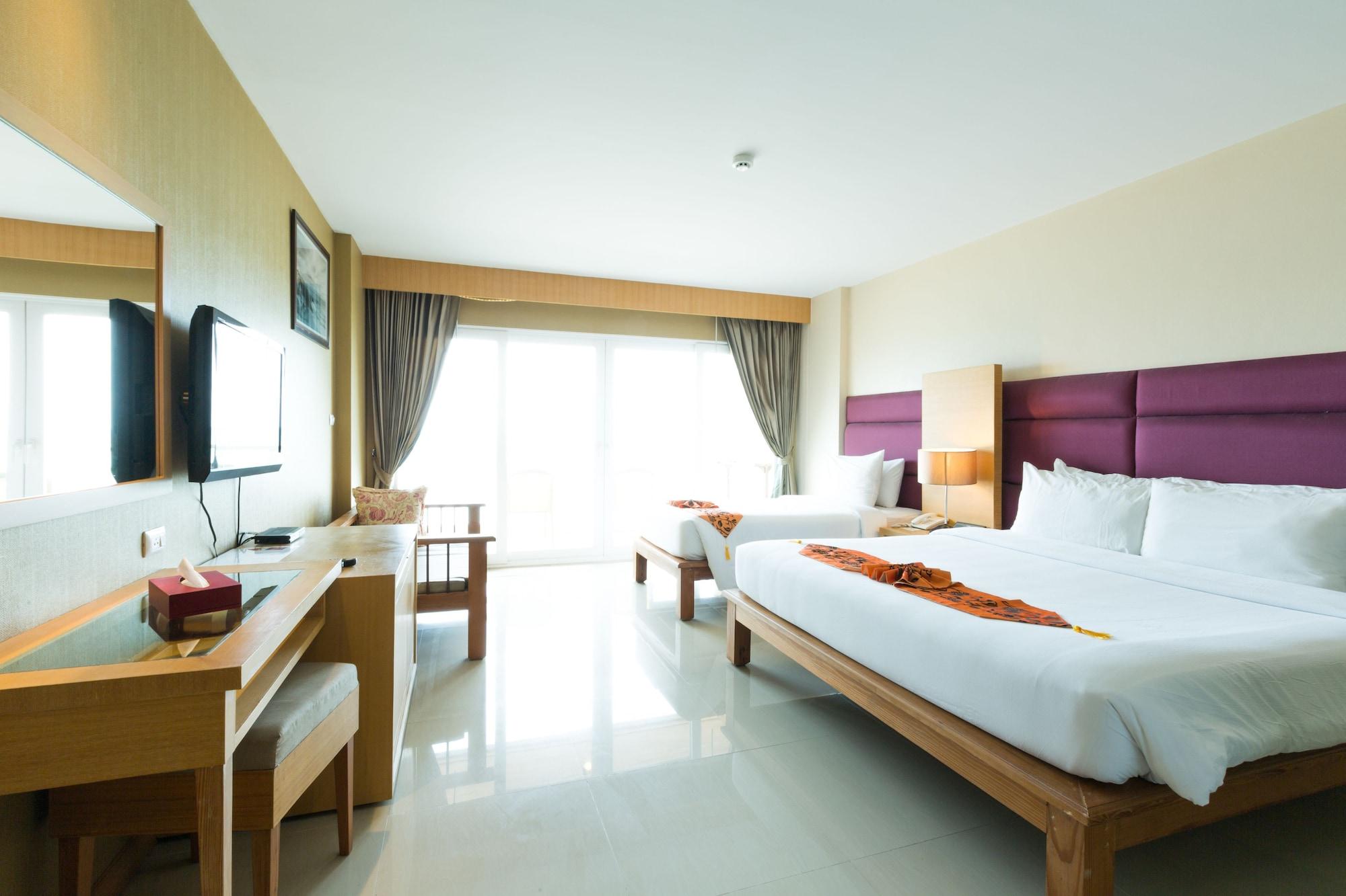 Royal Phala Cliff Beach Resort Ban Chang  Bagian luar foto