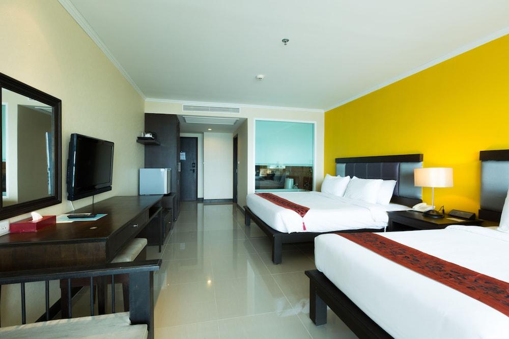 Royal Phala Cliff Beach Resort Ban Chang  Bagian luar foto