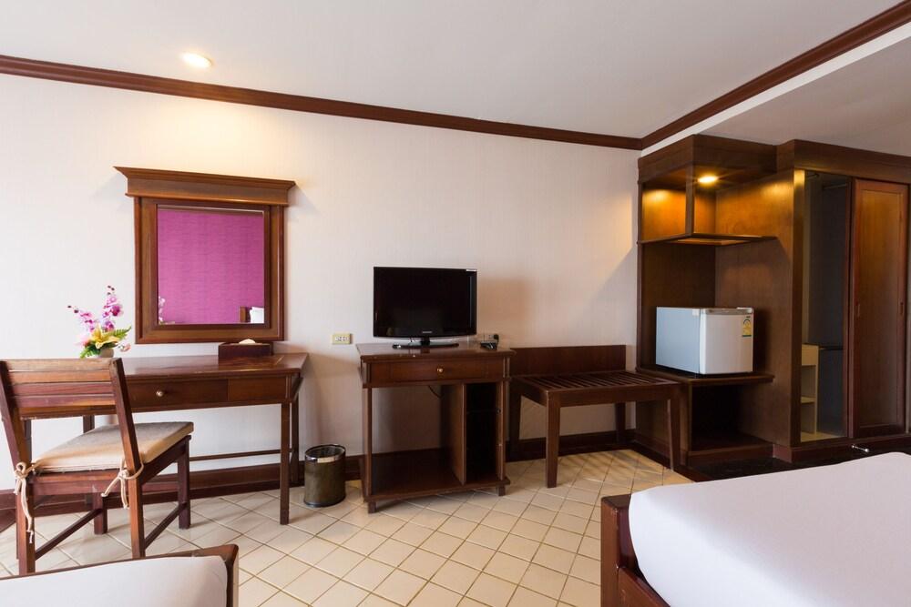 Royal Phala Cliff Beach Resort Ban Chang  Bagian luar foto