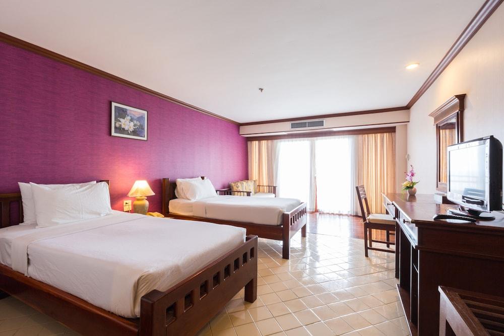 Royal Phala Cliff Beach Resort Ban Chang  Bagian luar foto
