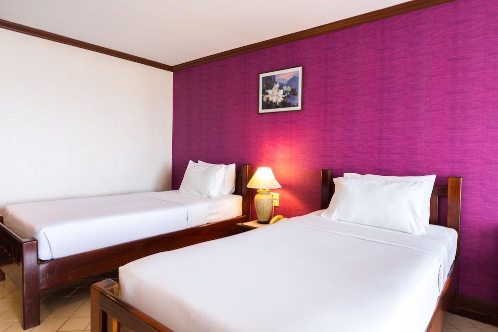 Royal Phala Cliff Beach Resort Ban Chang  Bagian luar foto