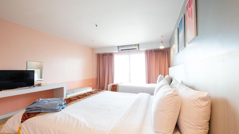 Royal Phala Cliff Beach Resort Ban Chang  Bagian luar foto