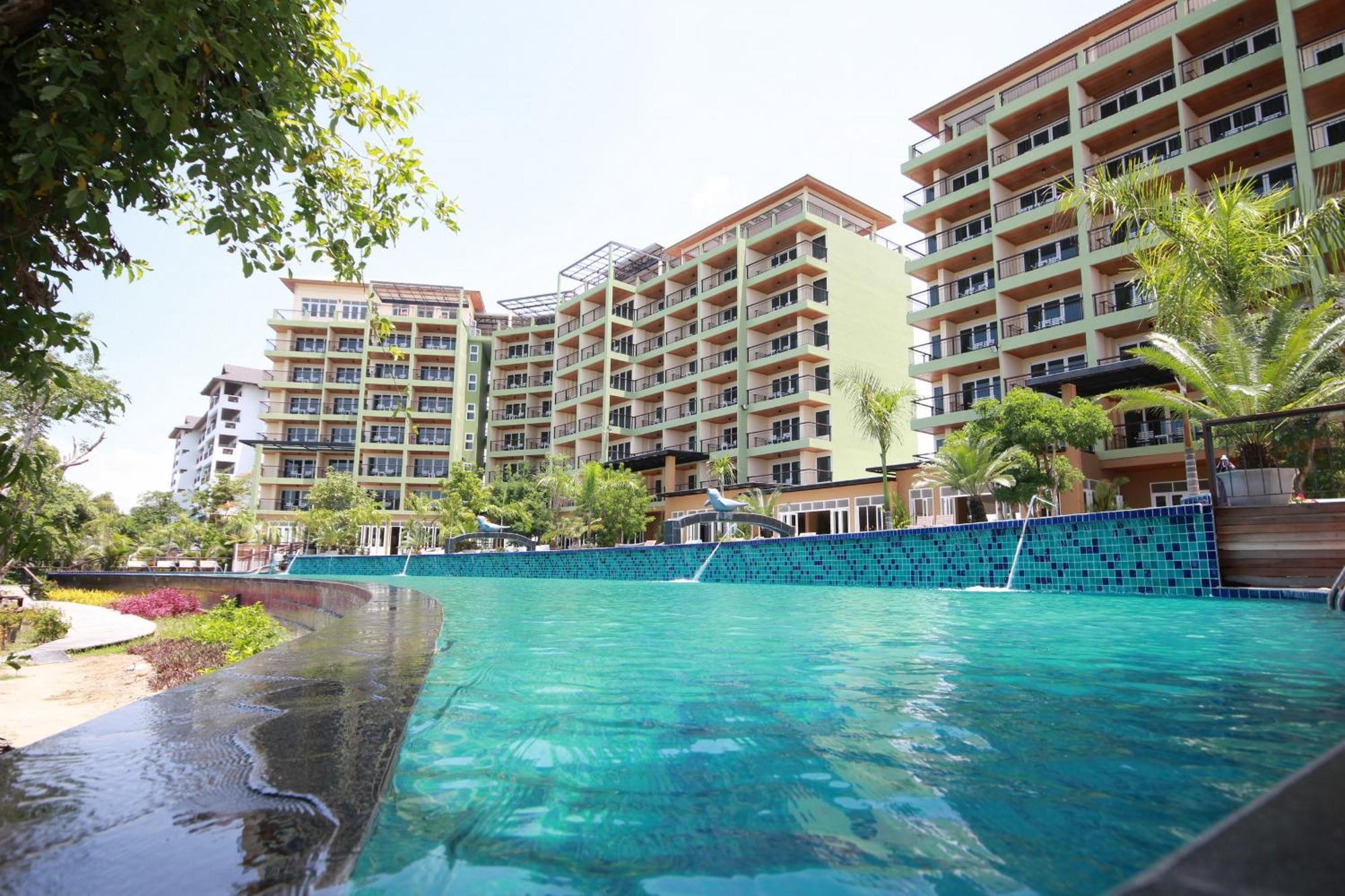 Royal Phala Cliff Beach Resort Ban Chang  Bagian luar foto