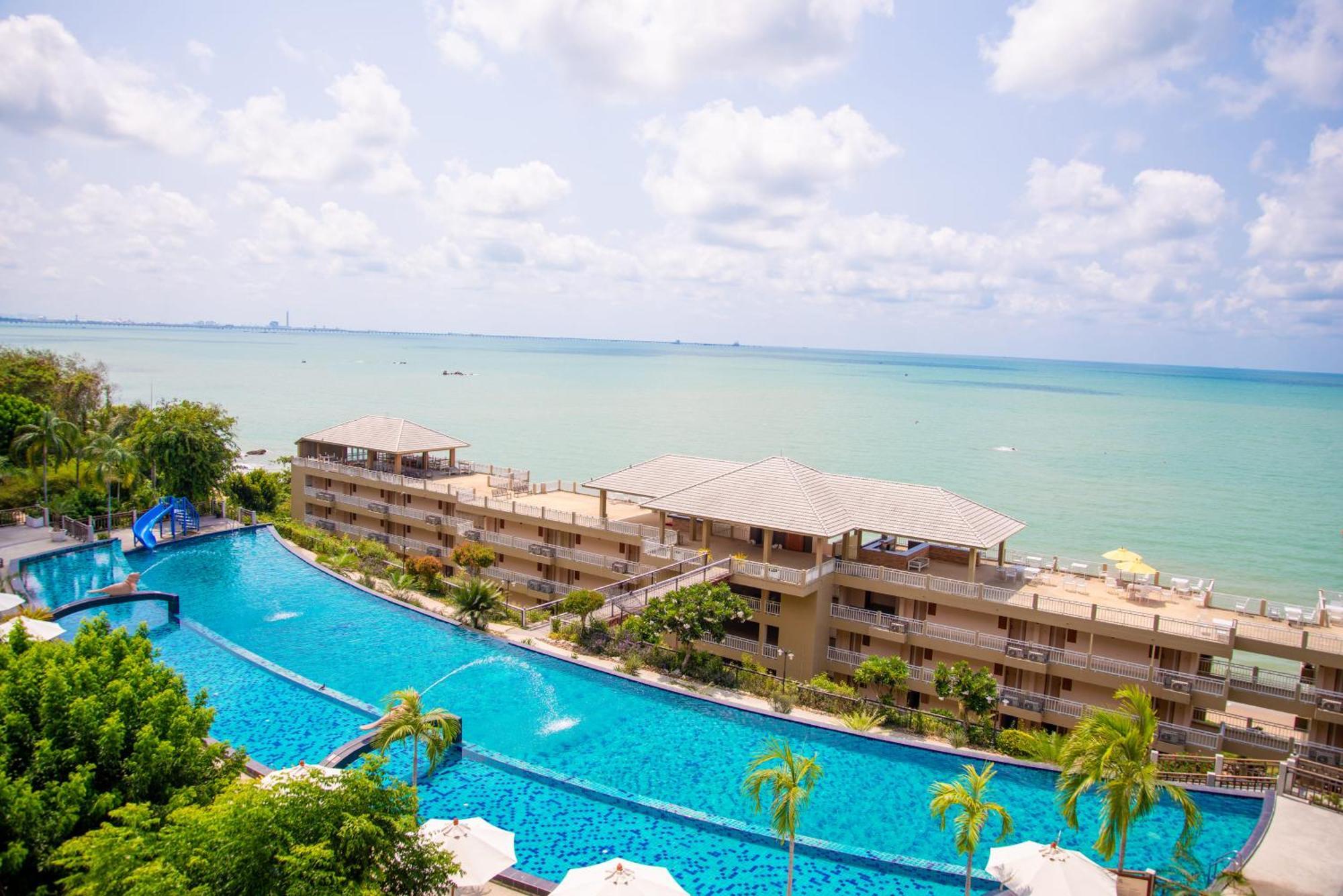 Royal Phala Cliff Beach Resort Ban Chang  Bagian luar foto