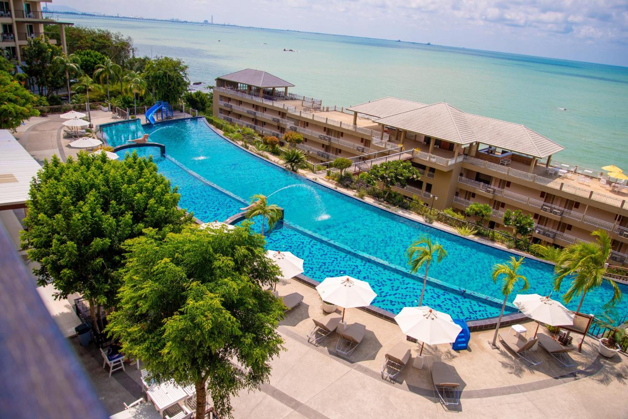 Royal Phala Cliff Beach Resort Ban Chang  Bagian luar foto