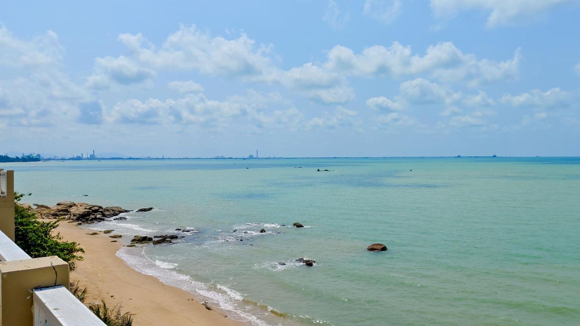 Royal Phala Cliff Beach Resort Ban Chang  Bagian luar foto