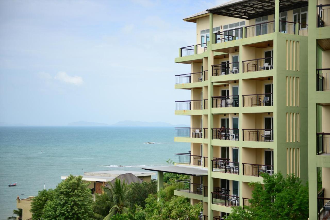 Royal Phala Cliff Beach Resort Ban Chang  Bagian luar foto